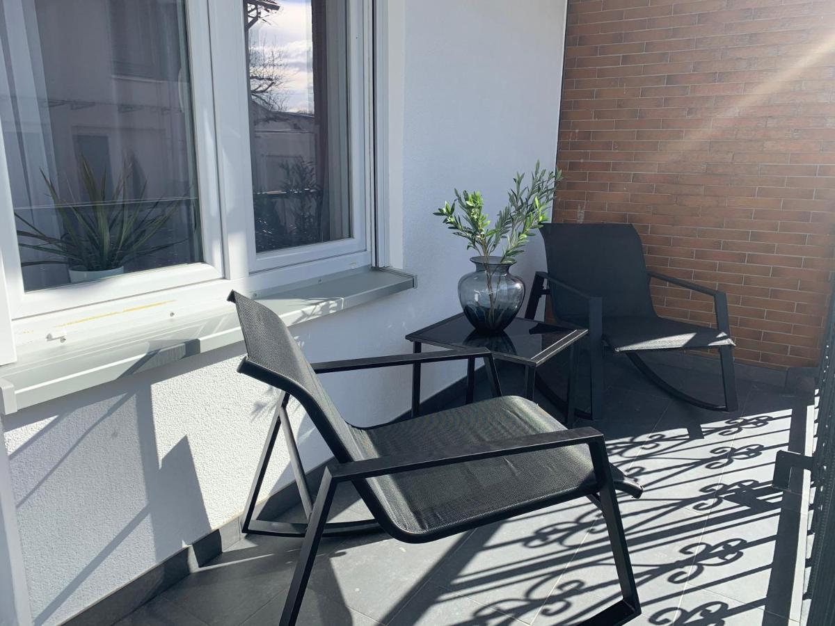 Prime Host Balcony Apartment Karlsruhe Eksteriør bilde