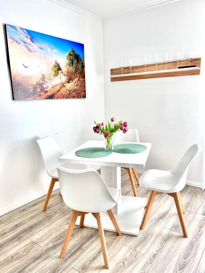 Prime Host Balcony Apartment Karlsruhe Eksteriør bilde